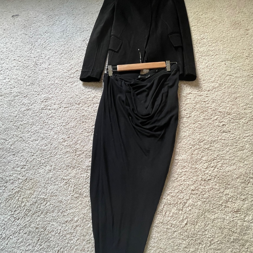 Donna Karen New York. Top(Sz.8) & Skirt(Sz. M)